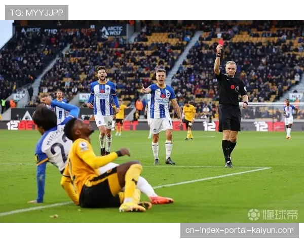 英超裁判每年接受200小时VAR特训 三帧原则与多角度回放确保判罚准确性